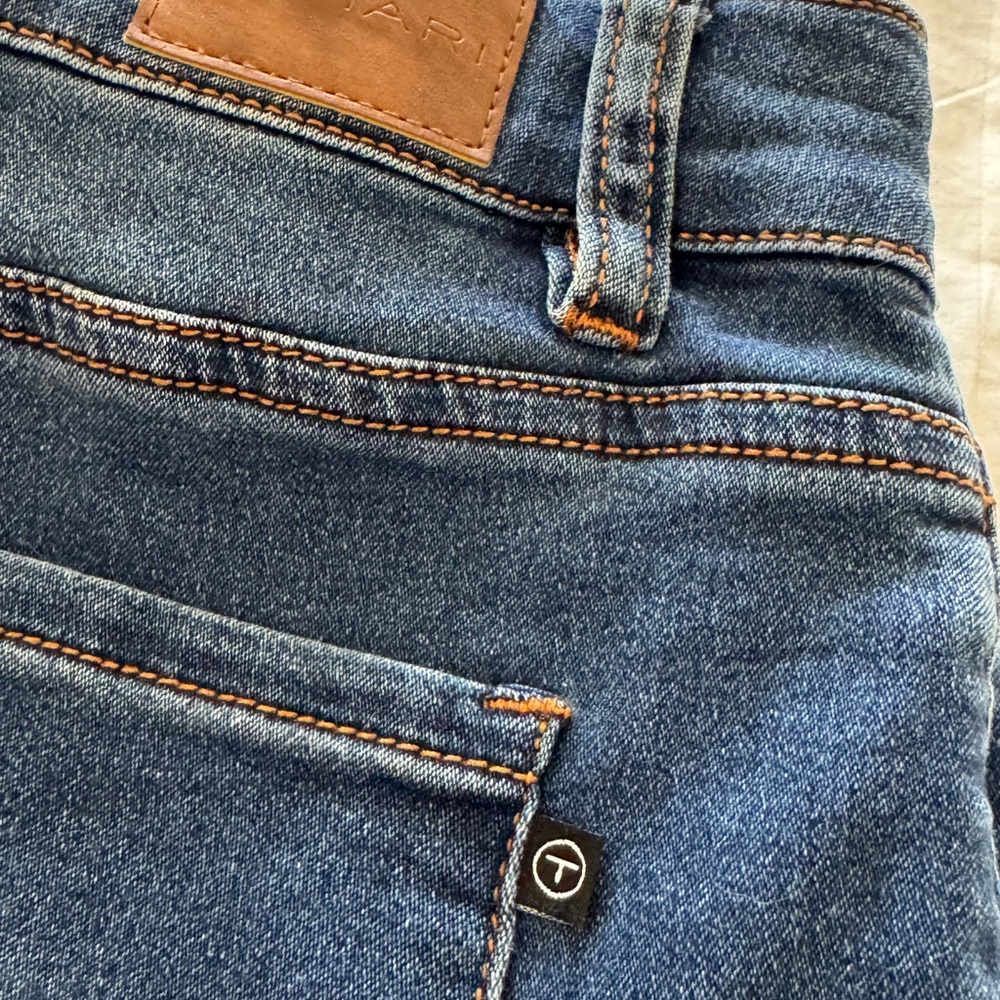 Tahari Women's Blue Straight leg Jeans size 6/28 - Picture 12 of 12